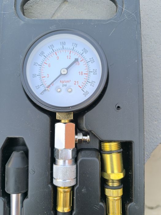 Компрессометр для бензиновых двигателей. Новый