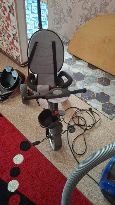 Продам велосипед в хорошем состоянии из дефектов руль не регулируется.