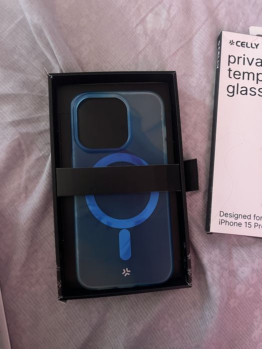 Кейс и протектор Iphone 15 Pro