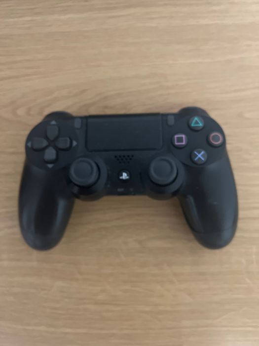 Ps4 с контролер и 5 игри