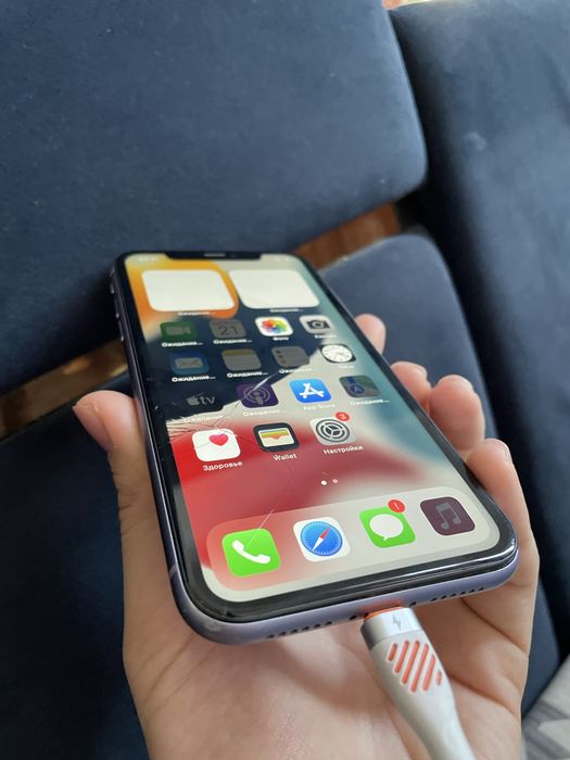 iPhone 11 в хорошем состоянии