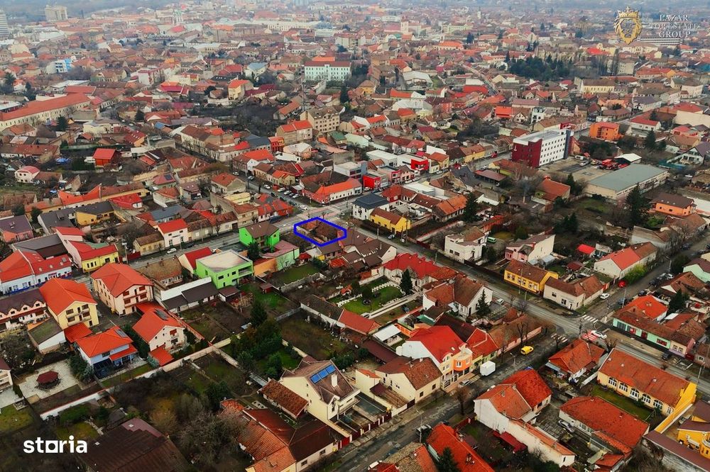 Teren- 2 fornturi stradale de vanzare pe Andrei Saguna