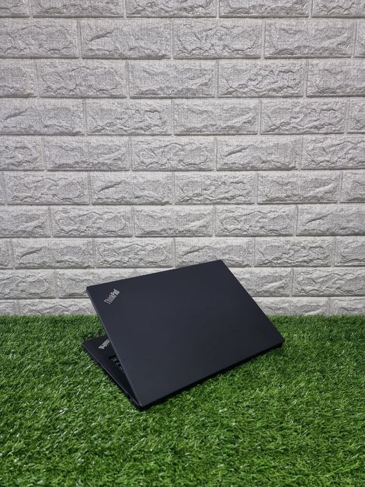 Lenovo ThinkPad T14.