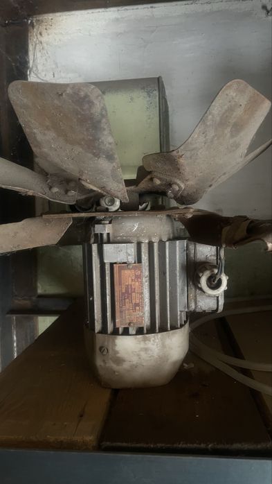 Продам электродвигатель асинхронный