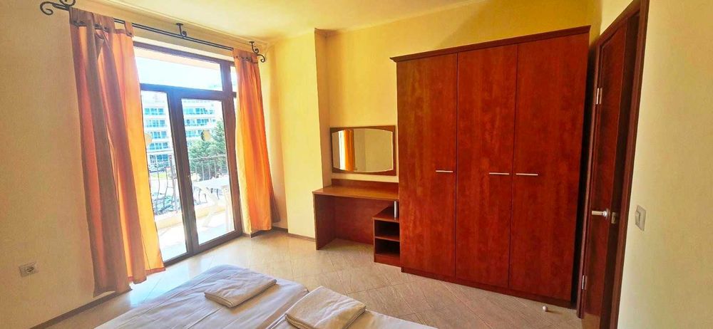 Двустаен апартамент е южната част на комплекса