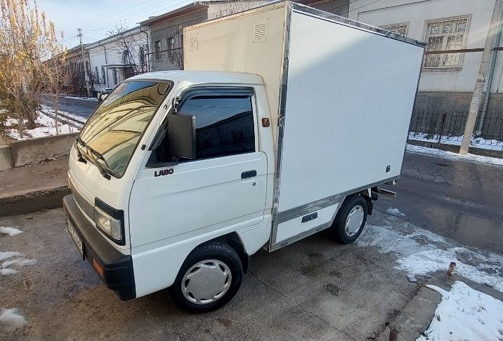 Labo 2025 sotiladi furgon izotermo qilingan
