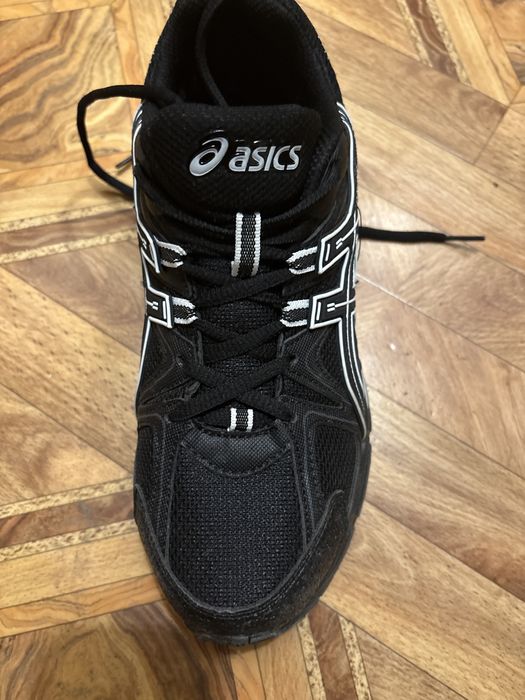 Продам зимнии асиксы