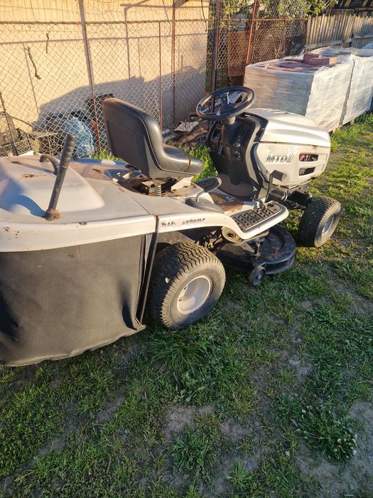 Vand tractoras gazon MTD SILVERSTONE  20hp