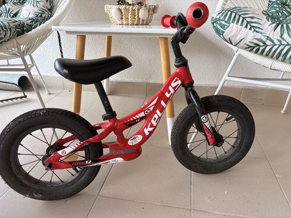 Bicicletă fără pedale KELLYS KITE 12 – roșie