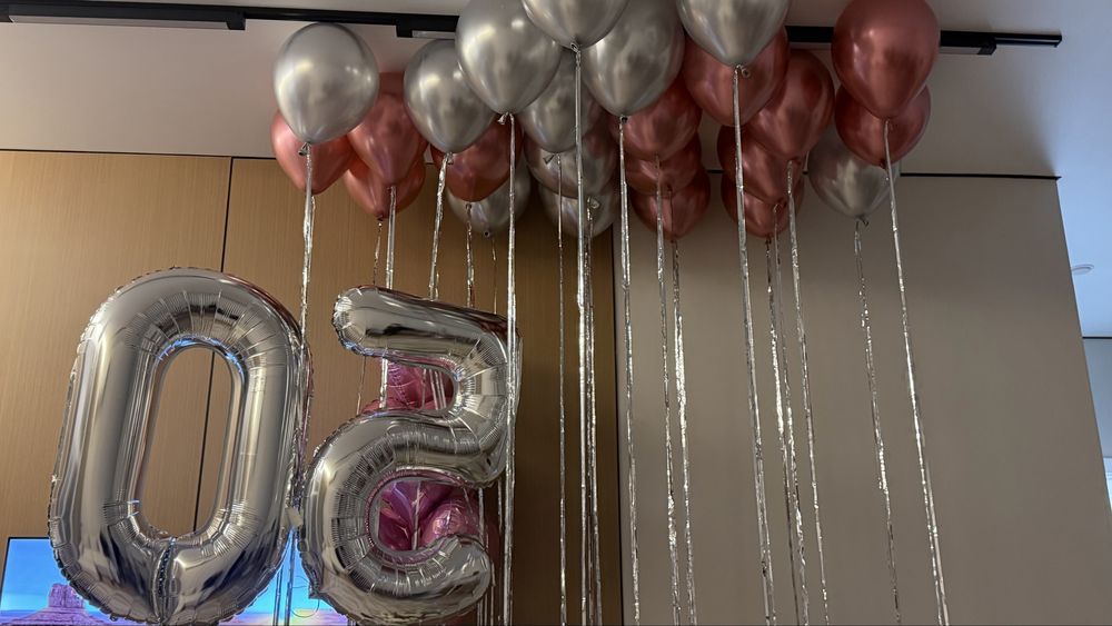 Огромный Букет И Шары