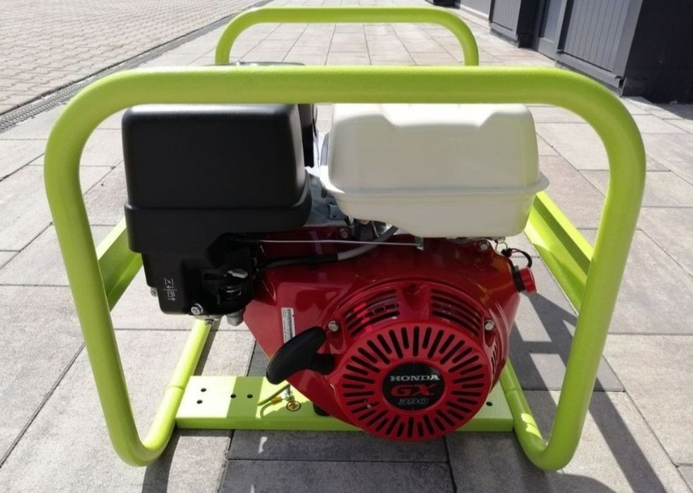 Generator curent pe benzina marca PRAMAC model MES8000 cu AVR