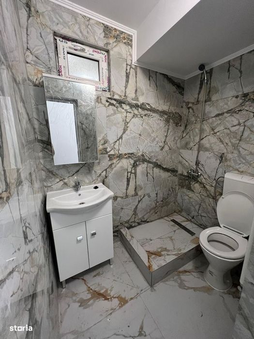 Vand Apartament Cu 2 Camere