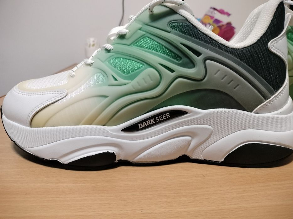 Adidași Dark Seer