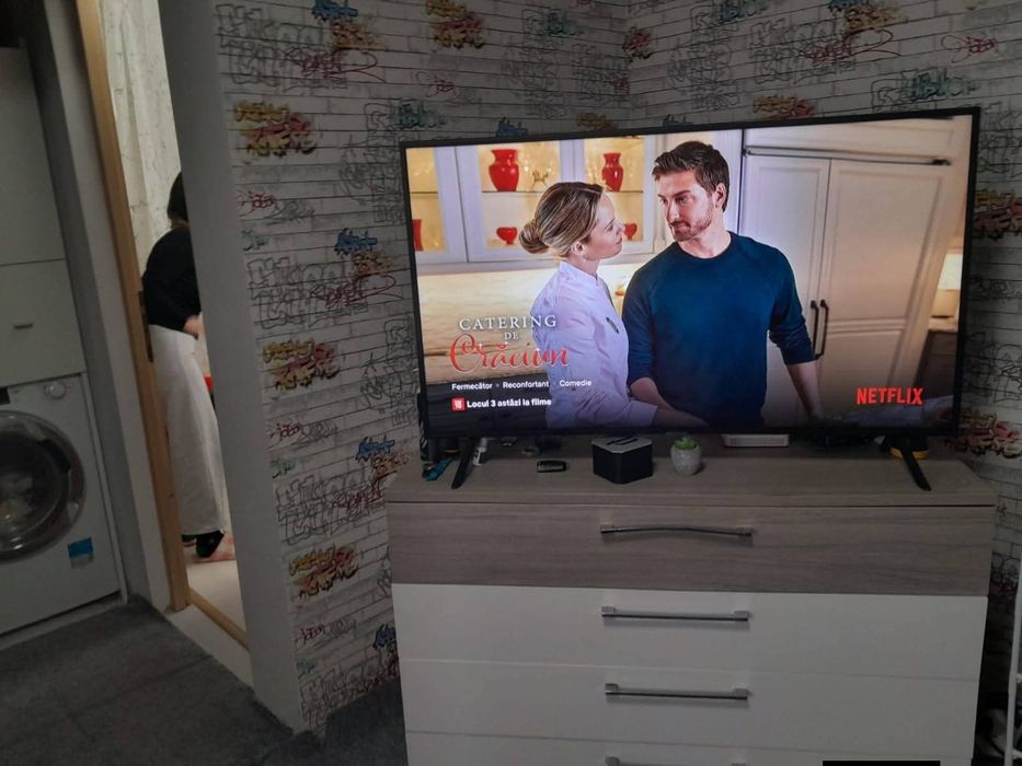 Închiriez apartament cu două camere zona Tomis Nord , recent renovat și mobilat. Fără animale de companie. Zonă liniștită