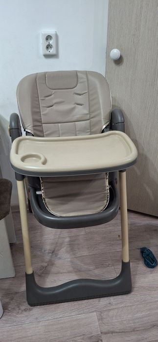 Продам стульчик для кормления за 6000