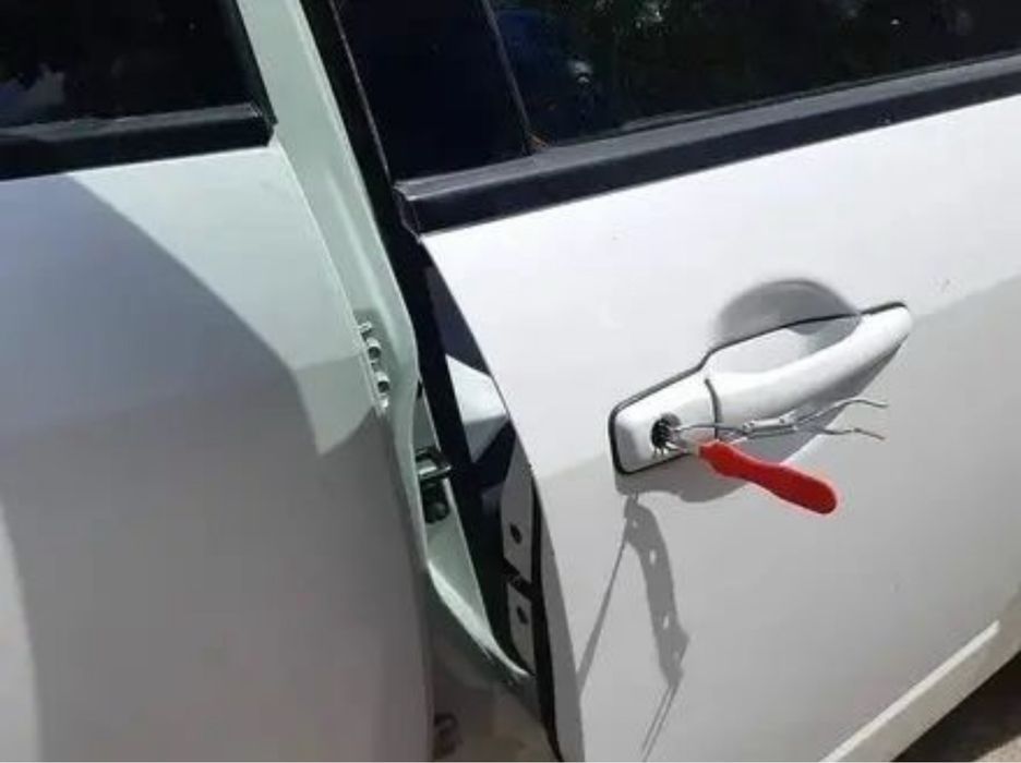 Вскрытие Авто.Открыть машину.