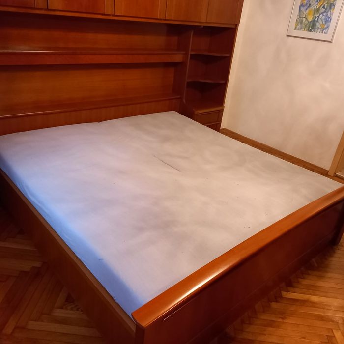 Dormitor cu suprastructură