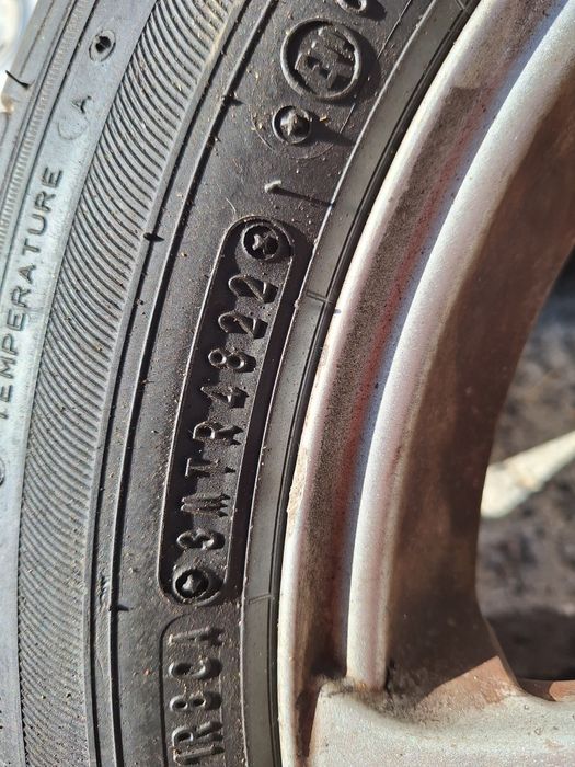 Джанти DOTZ 15 4x114.3 с гуми Sumitomo 185/60/15