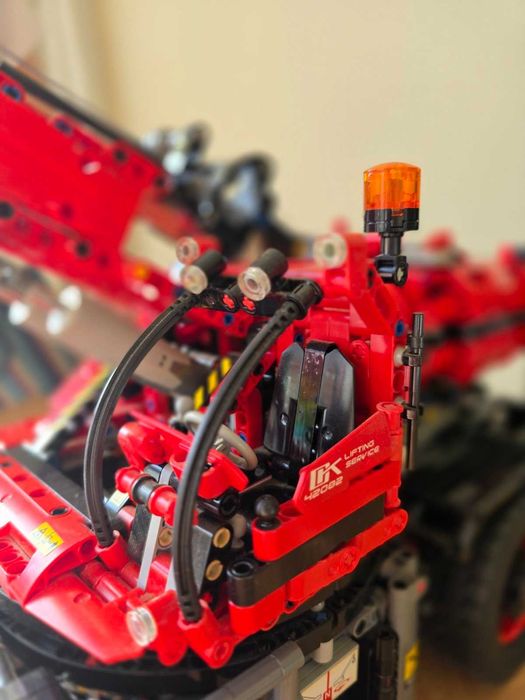 LEGO Technic The Big Red 42082