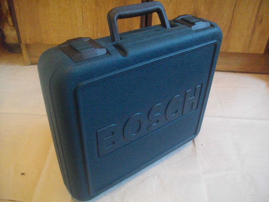 Нов к-т ръчни инструменти Ел. Такер AEG Фреза BOSCH Лепачка Пластмаса