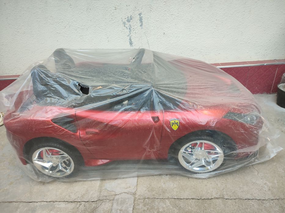 Срочно продается новая детская машина Ferrari в упаковке