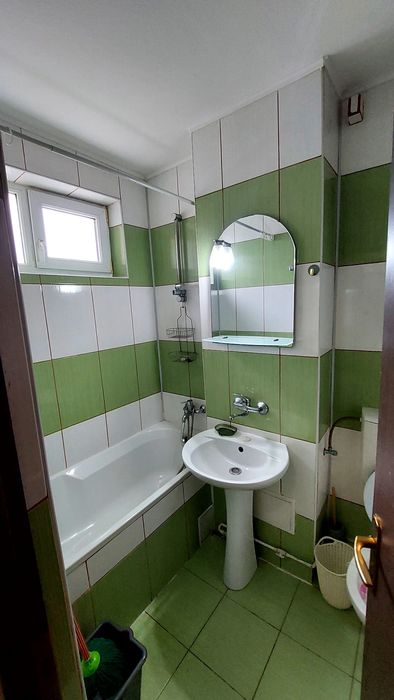 Apartament cu 2 camere de închiriat