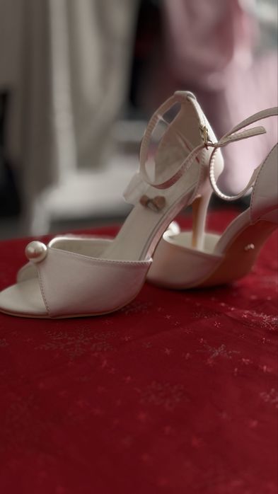 Sandale albe - mireasă