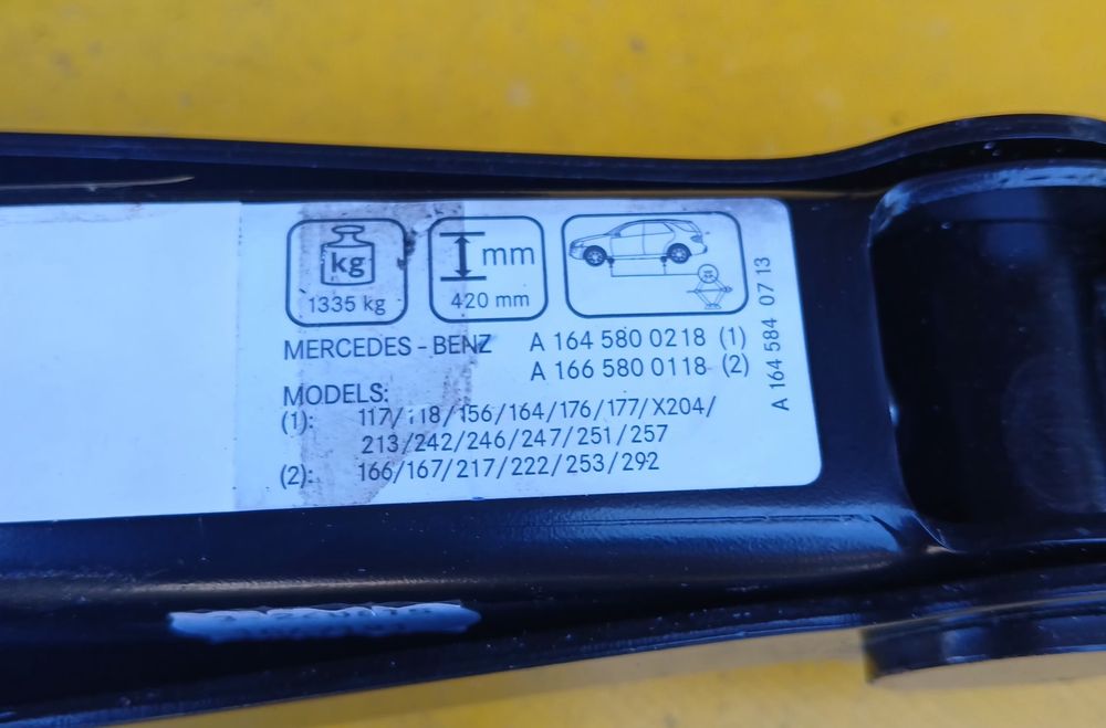 Cric auto Mercedes GLC Gla Glk Gls E Class Bmw