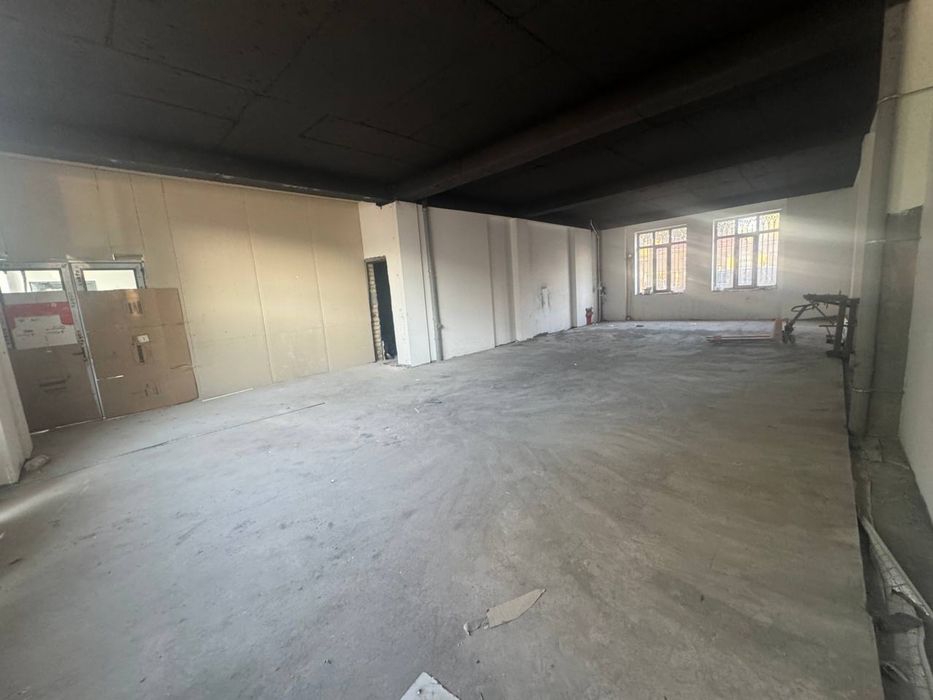 Сдаётся трехуровневая нежилой помещения для бизнеса