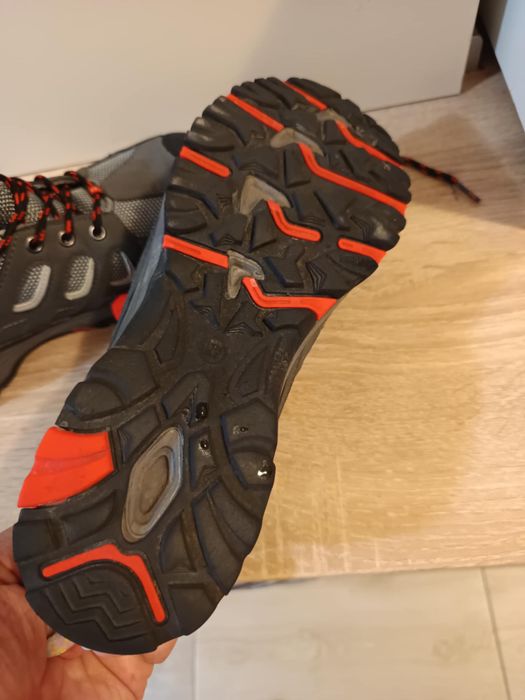 Дамски туристически обувки