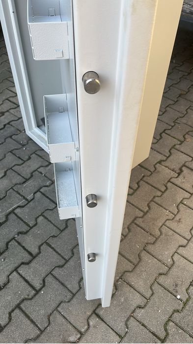 Dulap arme . Rastel . Seif arme !