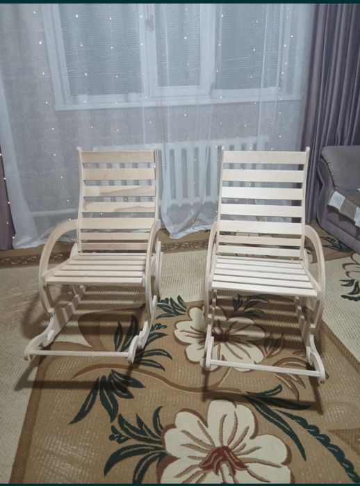 2 кресла- качалки, деревянные