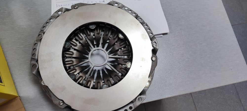 Комплект съединител  LuK Citroen Peugeot