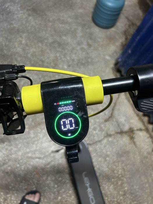 Trotineta impecabila nu trimit nu shimb