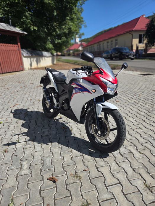 Vând sau schimb cu masină