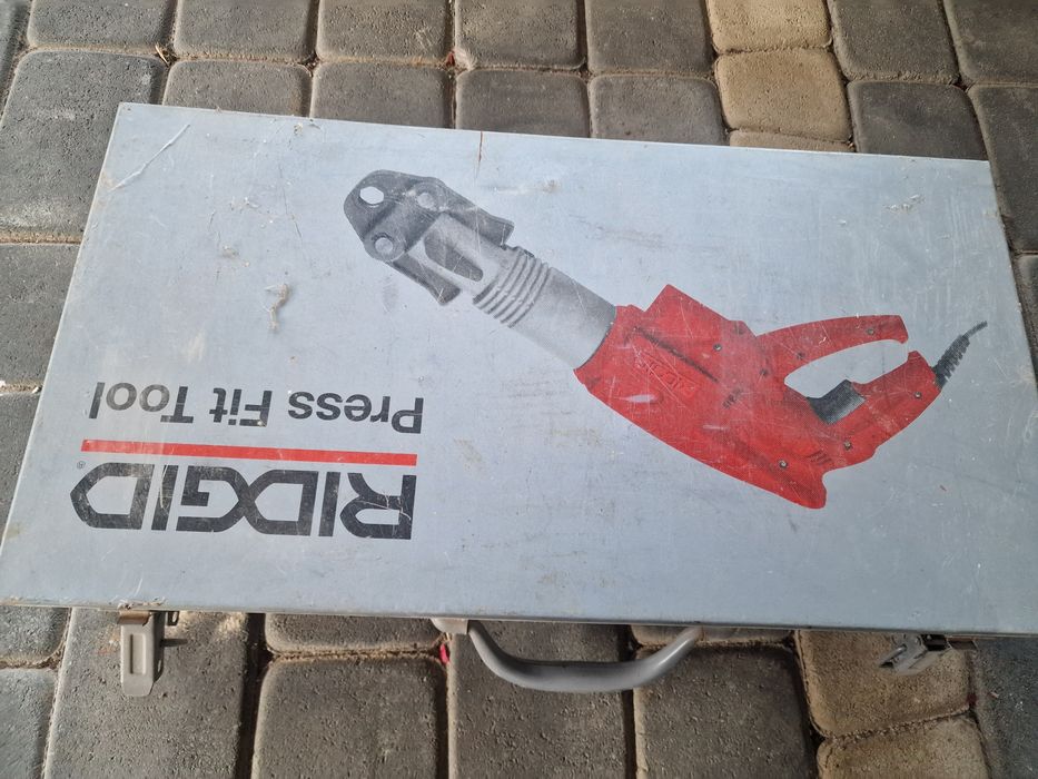 Aparat de sertizat tevi RIDGID