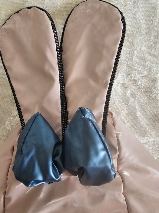 Продам куртку для девочек