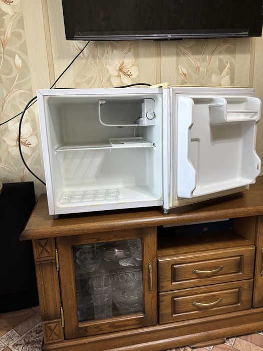 Холодильник- мини на 45 л.