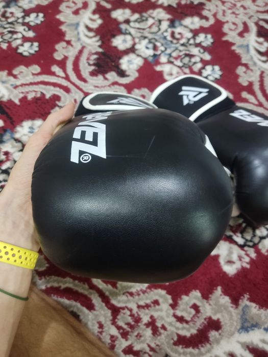 Боксерские перчатки REYVEL Maximum Protection