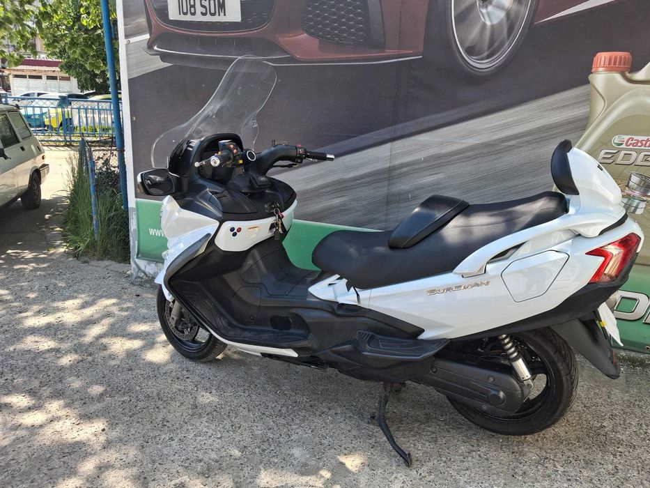 Suzuki Burgman 650 Executive 2015 si SCUTER ELECTRIC
