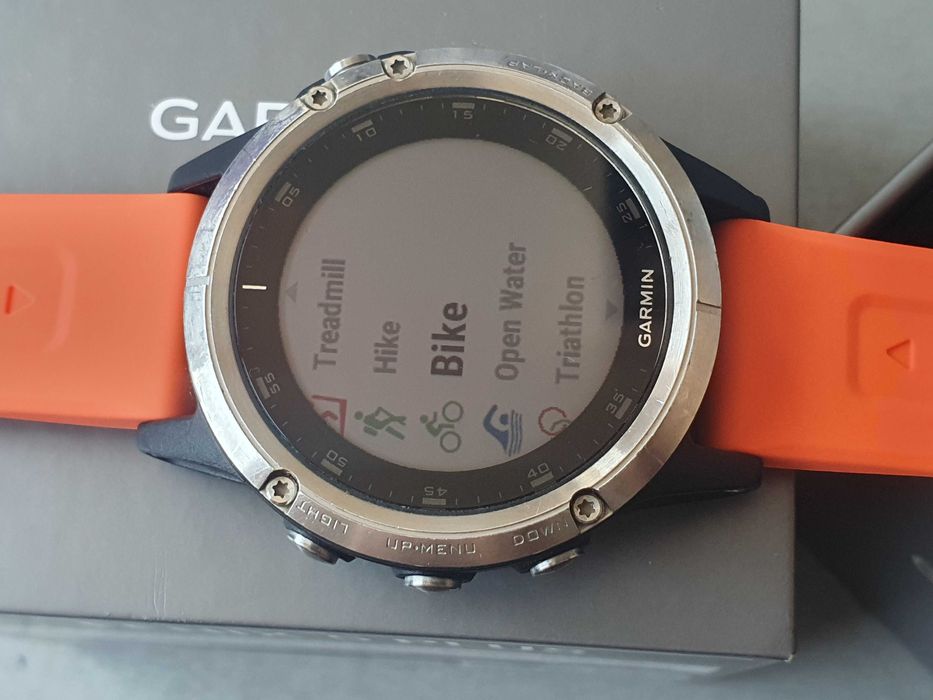 Часовник Garmin Fenix 5 plus