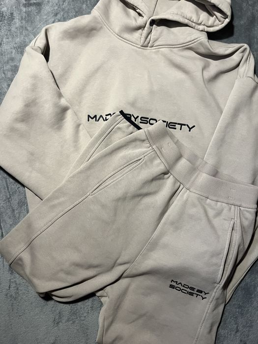 Trening Made By Society