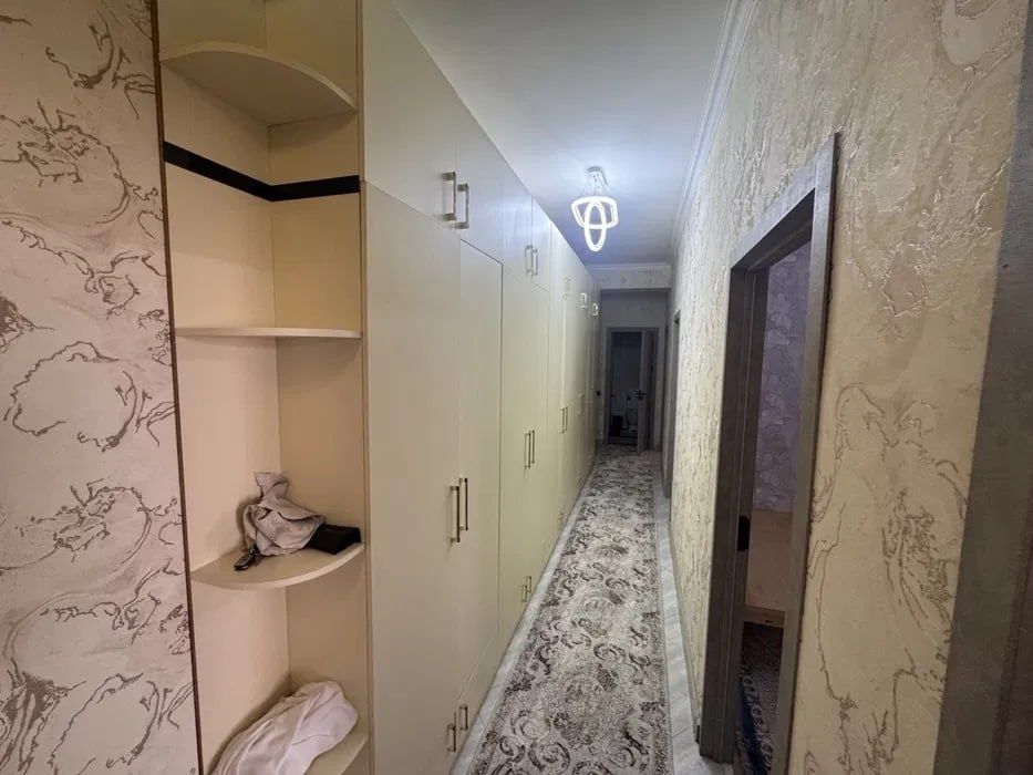 Сергели. 3/4/9 70 м². Курувчилар дахаси продаётся квартира