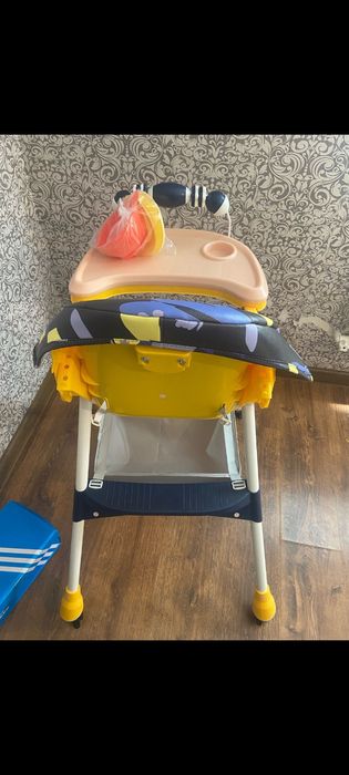 Детский велосипед и сведения стул