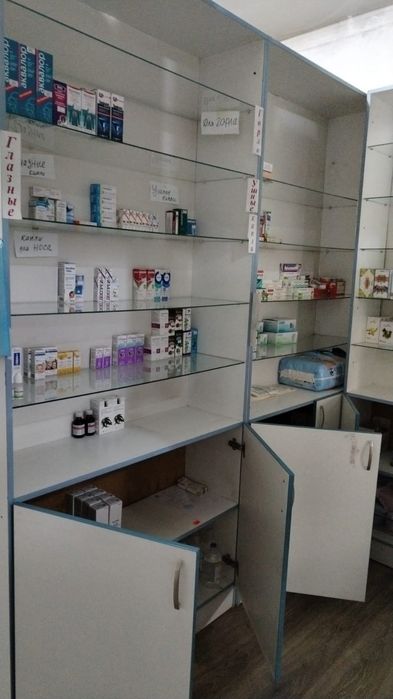 Продам мебель в аптеку