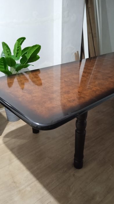 Продам стулья  и стол в отличном состоянии