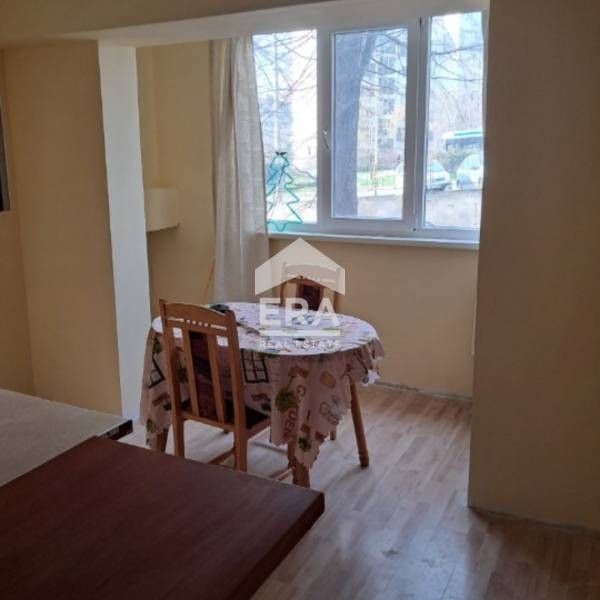 Двустаен апартамент в близост до 3-то ДКЦ в кв."Владиславово", с площ