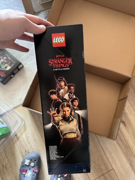 Lego Stranger Things Creel House si cadou The Squawk Radio Station Exclusiv Limitat