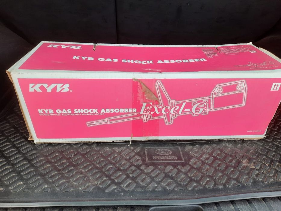 Продам амортизаторы передних стоек KYB