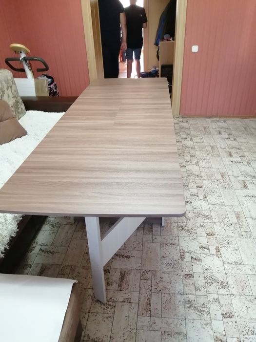 Стол  большой раздвижной